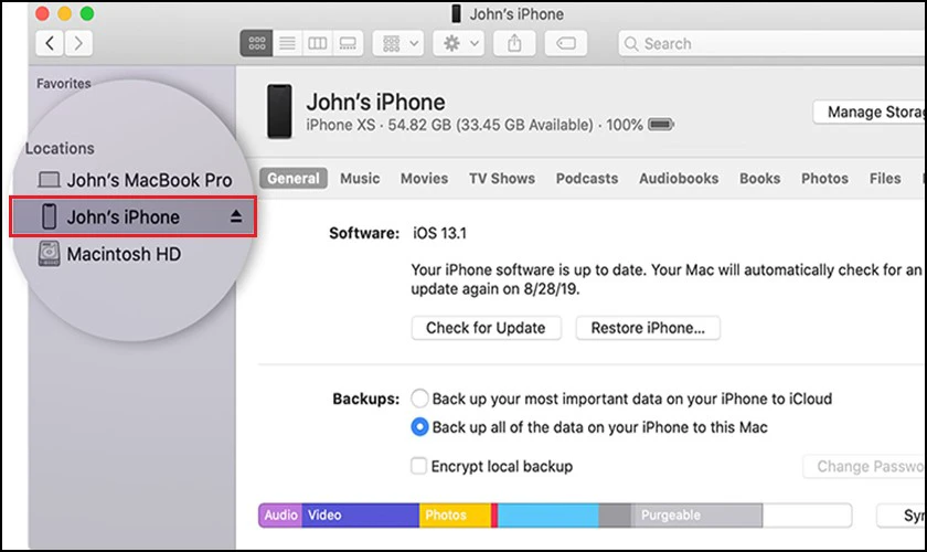 chọn v&agrave;o t&ecirc;n iPhone của bạn ở g&oacute;c tr&ecirc;n b&ecirc;n tr&aacute;i của iTunes