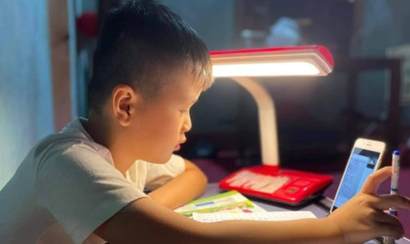 Bí quyết quản lý điện thoại iPhone cho học sinh cấp 1 phụ huynh cần biết