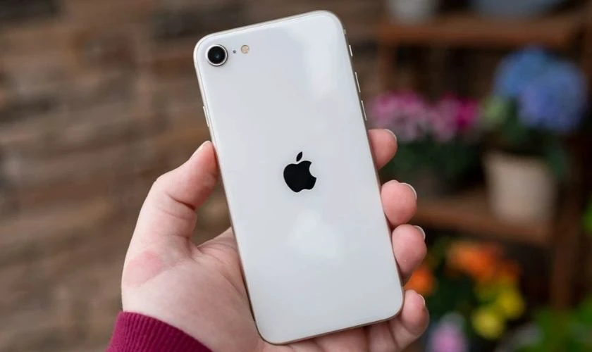 iPhone cho người cao tuổi gi&aacute; rẻ, bền nhất
