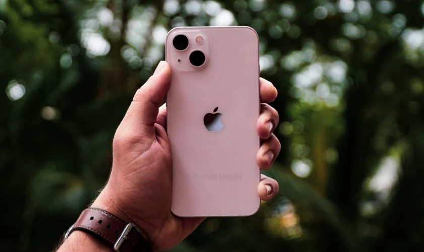 iPhone 13 &ndash; iPhone cho người cao tuổi