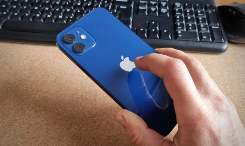 Chụp màn hình bằng cách chạm vào mặt sau iPhone