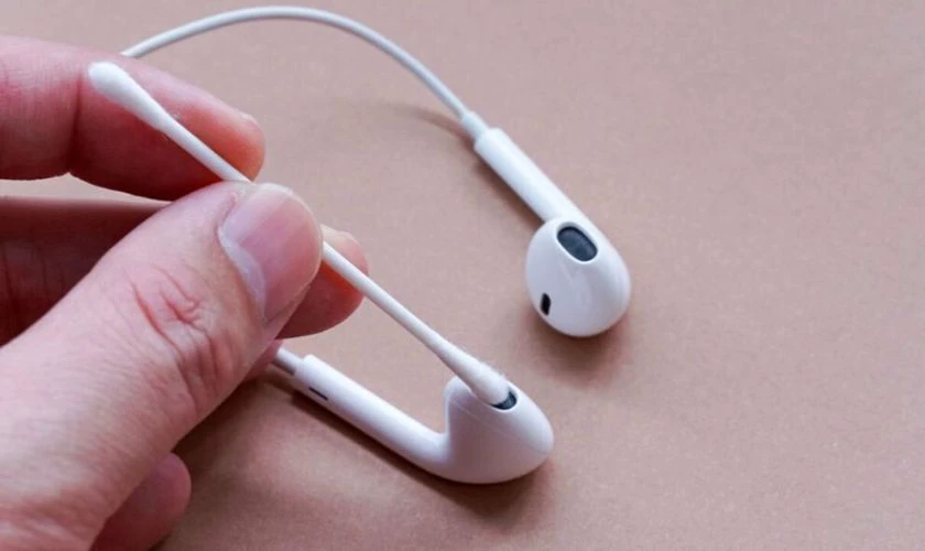 Một số lưu &yacute; khi sử dụng tai nghe Lightning cho iPhone