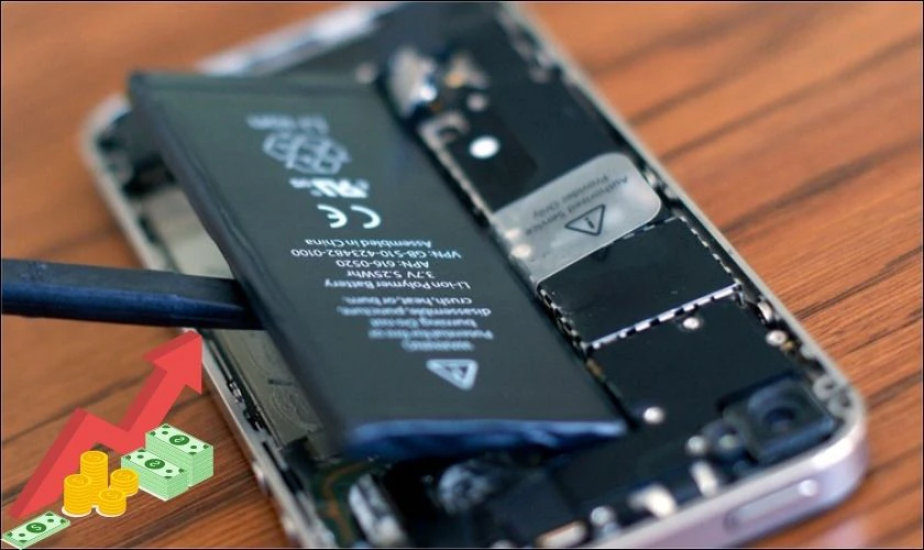 Gi&aacute; thị trường sửa pin iPhone sạc kh&ocirc;ng v&agrave;o dao động t&ugrave;y khu vực