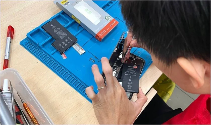 Quy tr&igrave;nh sửa pin iPhone minh bạch mang đến sự an t&acirc;m cho kh&aacute;ch h&agrave;ng