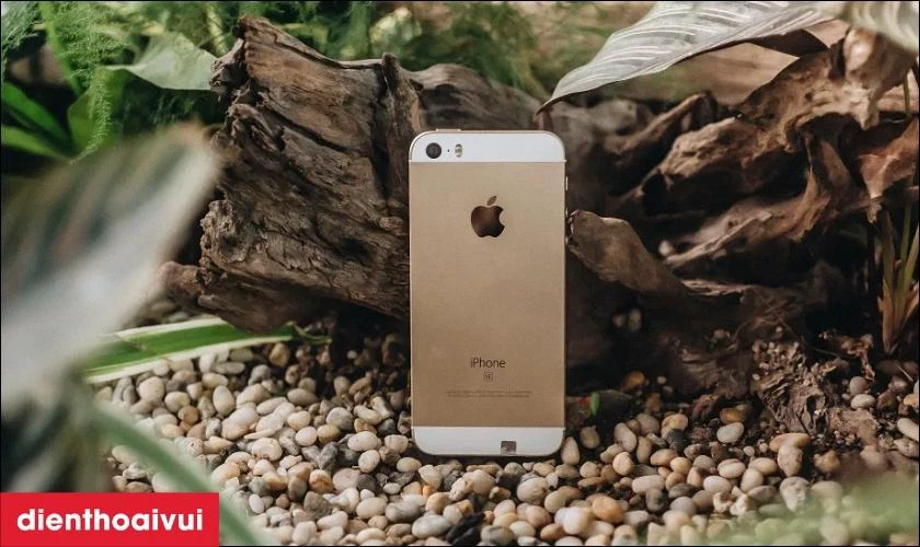 L&yacute; do n&ecirc;n chọn mua iPhone SE 128GB cũ trầy xước v&igrave; mua m&aacute;y mới?