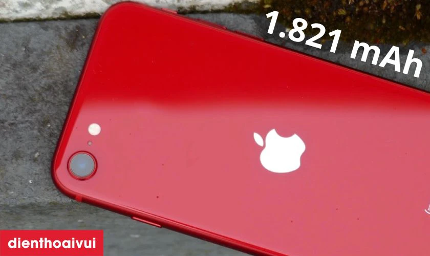 iPhone SE 2020 c&oacute; dung lượng pin 1.821 mAh