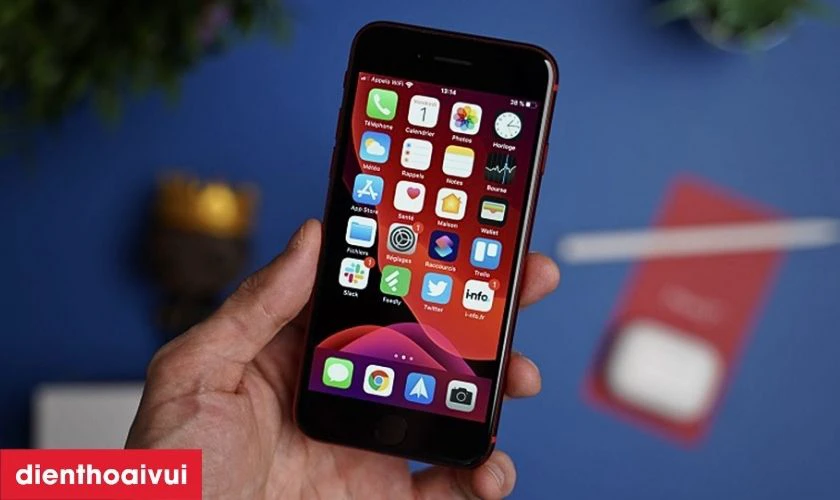  iPhone SE 2020 c&oacute; m&agrave;n h&igrave;nh 4.7 inch c&ugrave;ng m&agrave;n h&igrave;nh LCD 