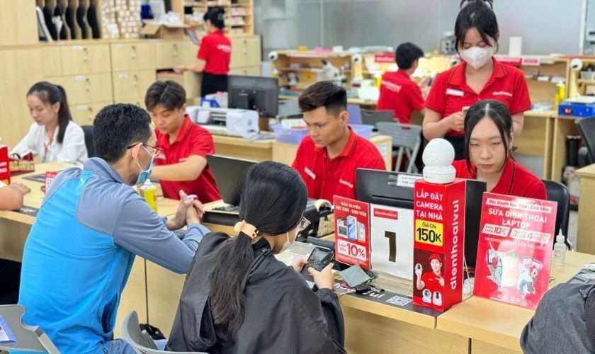 Sửa chữa điện thoại iPhone sau thay pin bị n&oacute;ng m&aacute;y ở đ&acirc;u uy t&iacute;n