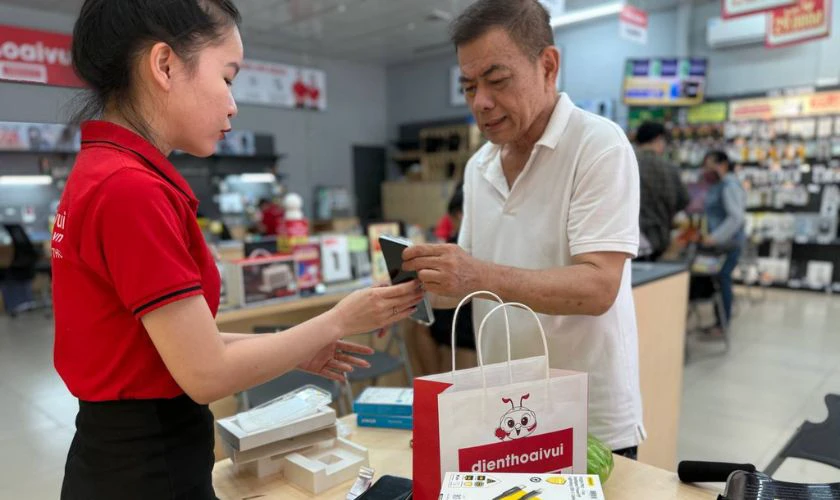 Địa chỉ mua iPhone tr&ocirc;i bảo h&agrave;nh uy t&iacute;n gi&aacute; tốt