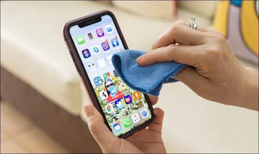 Lau m&agrave;n h&igrave;nh iPhone X
