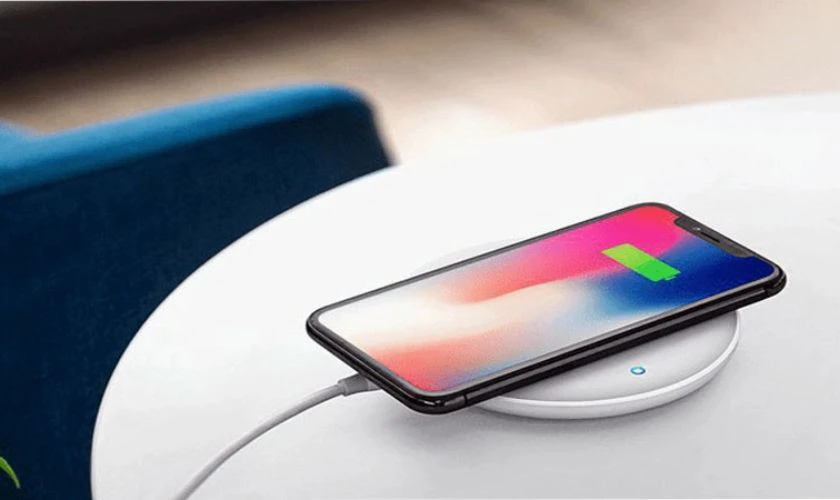 iPhone X có sạc không dây hay không?