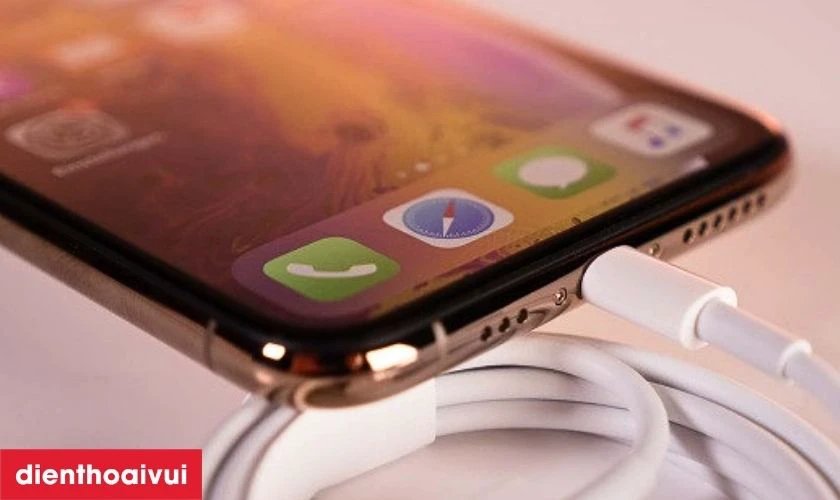 iPhone XS sỡ hữu dung lượng PIN 2658 mAh