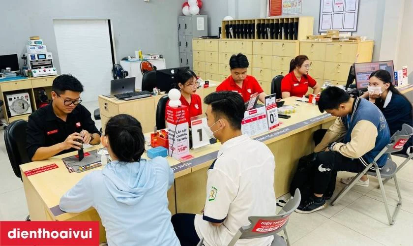Mua iPhone XS cũ c&oacute; được bảo h&agrave;nh kh&ocirc;ng?