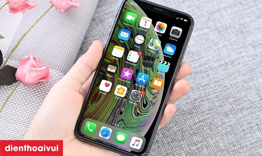 M&agrave;n h&igrave;nh Super Retina OLED k&iacute;ch thước 6.5 inch với độ ph&acirc;n giải cao
