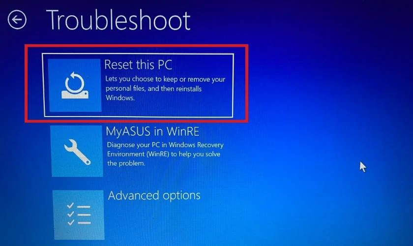 Chọn v&agrave;o Reset this PC