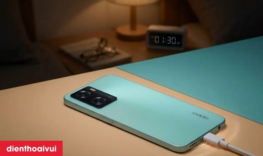 sạc pin oppo a57 qua đ&ecirc;m g&acirc;y chai pin