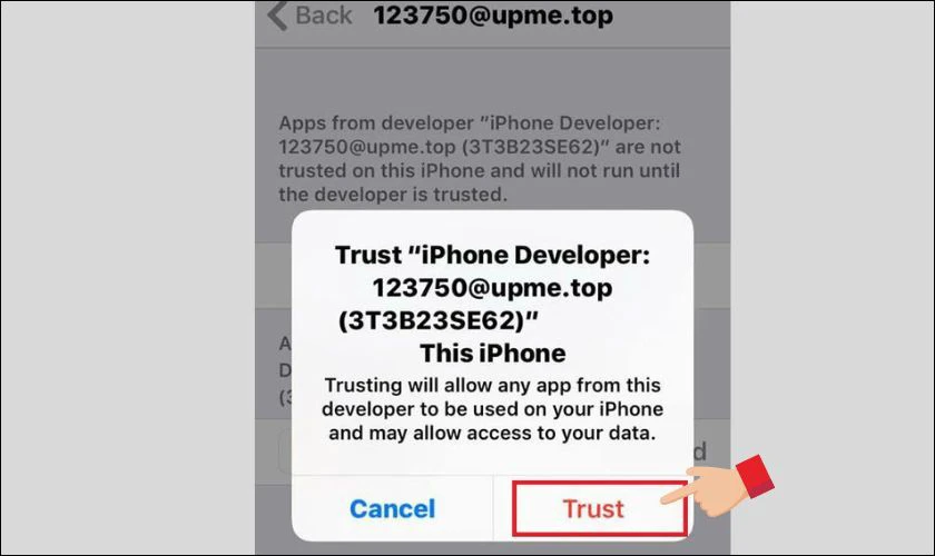 Tiếp tục chọn v&agrave;o mục Trust (Tin Tưởng) để cho ph&eacute;p phần mềm hoạt động tr&ecirc;n thiết bị