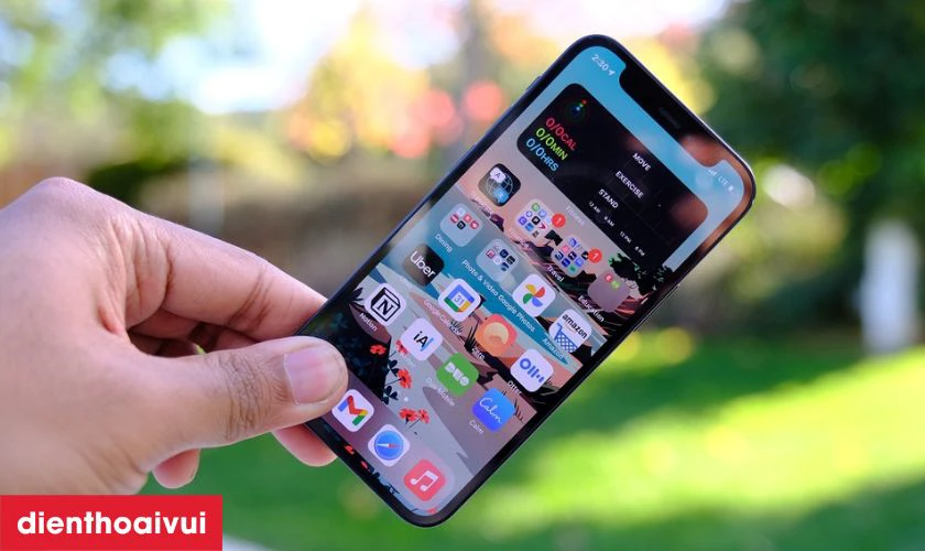 M&agrave;n h&igrave;nh v&agrave; camera sắc n&eacute;t