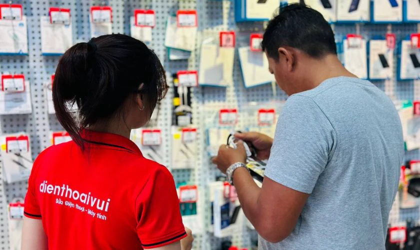 Giảm gi&aacute; phụ kiện khai trương Điện Thoại Vui 352 Huỳnh Tấn Ph&aacute;t Q7