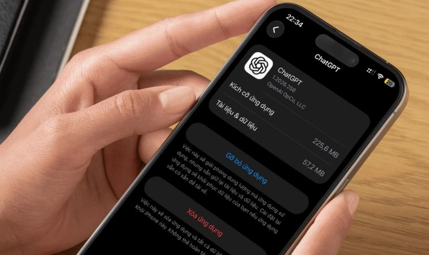 Xóa dữ liệu ứng dụng hoặc cài đặt lại ChatGPT