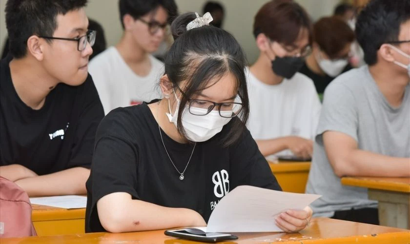 Không đậu tốt nghiệp có phải học lại lớp 12 không