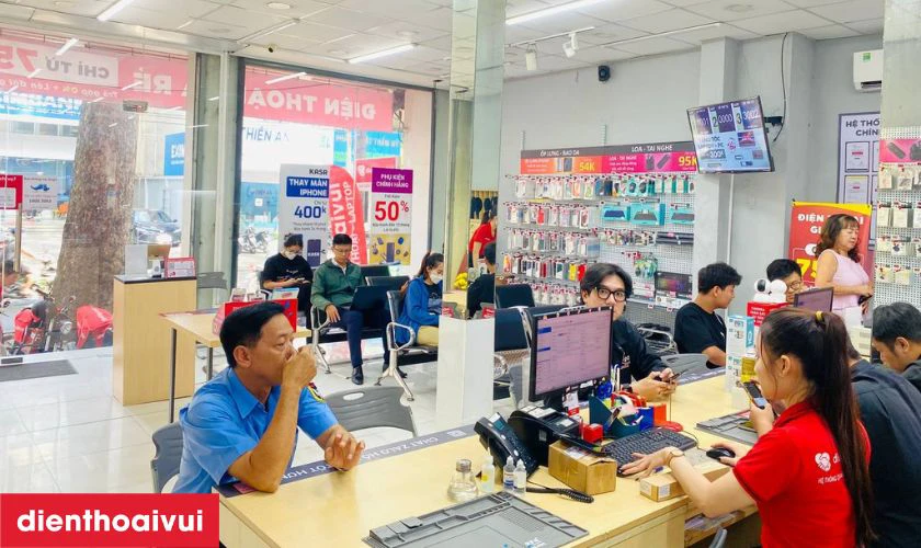 Địa chỉ cửa h&agrave;ng &aacute;p dụng khuyến m&atilde;i thay pin iPhone