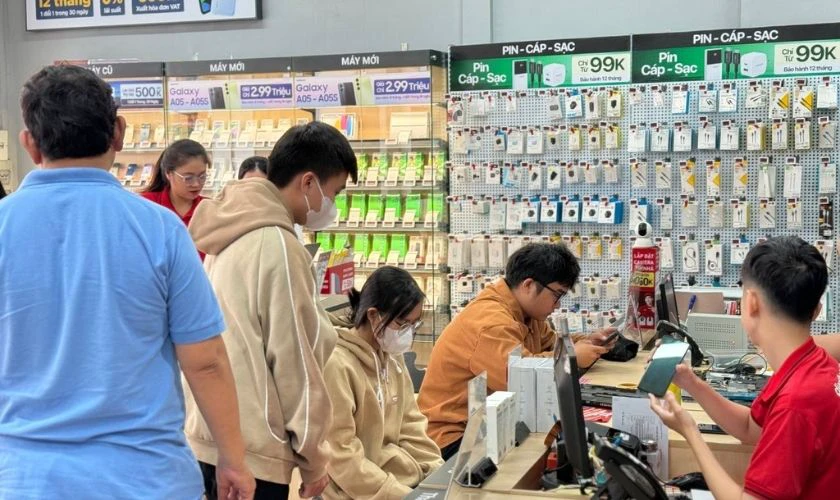 Sửa chữa lỗi điện thoại nhanh ch&oacute;ng tại Điện Thoại Vui