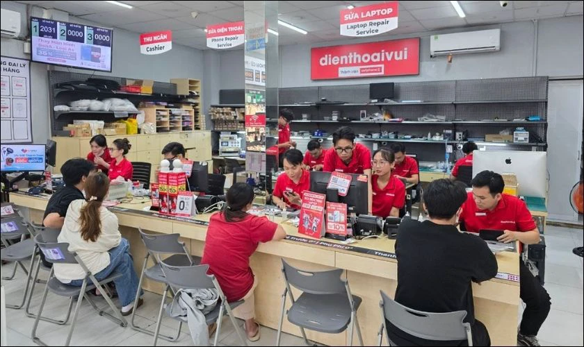 Mua iPhone ch&iacute;nh h&atilde;ng gi&aacute; tốt ở đ&acirc;u uy t&iacute;n?