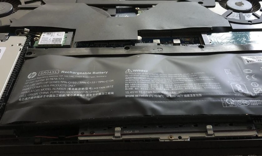 Nguyên nhân laptop bật lên rồi tự tắt