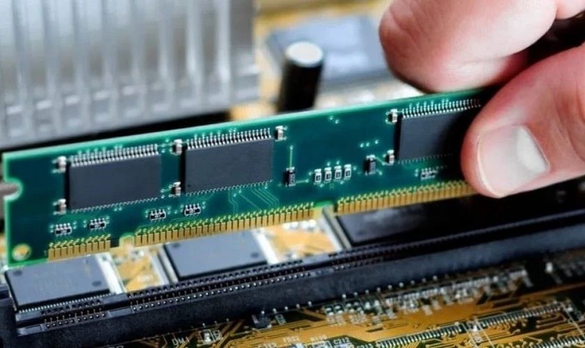 Xử lý lỗi RAM khi laptop bật nguồn sáng đèn 1 giây rồi tắt