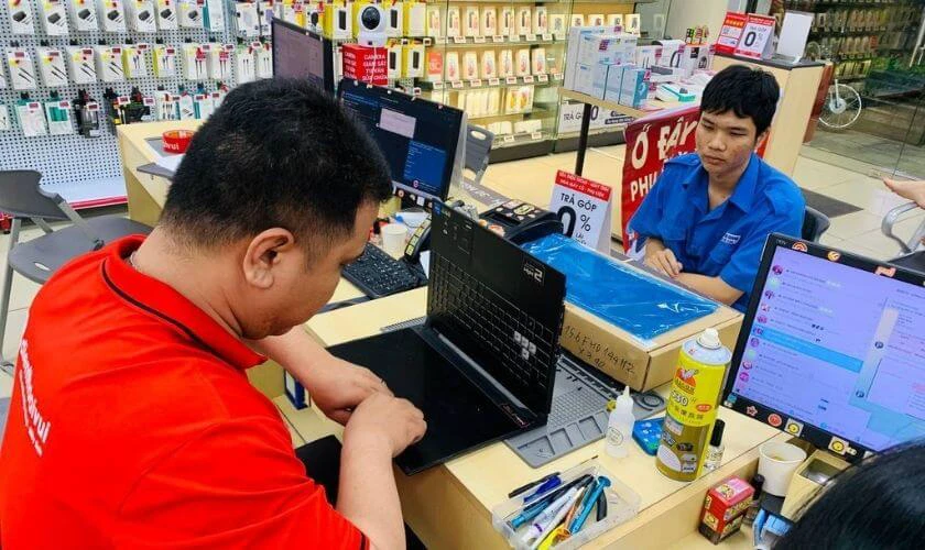 Laptop bị hở vỏ l&agrave;m sao để phục hồi?