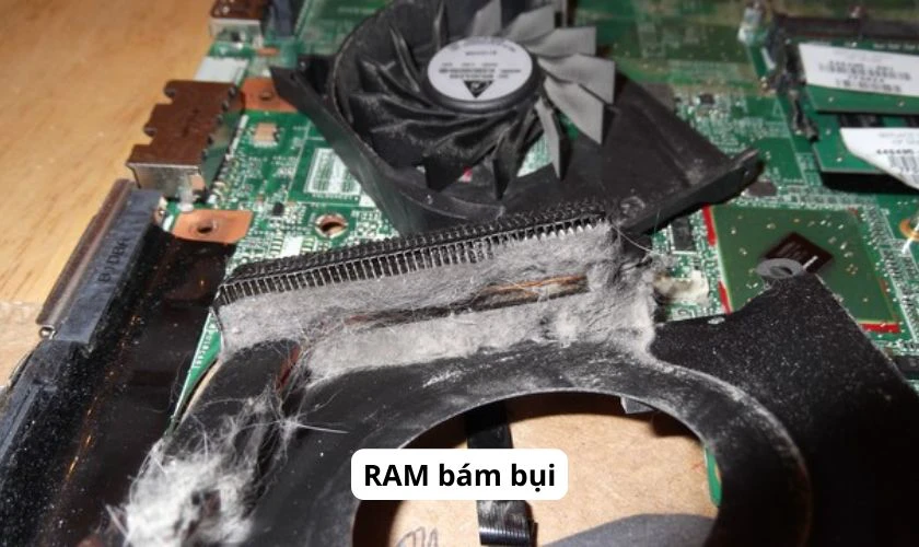 Những nguyên nhân làm laptop bị treo logo