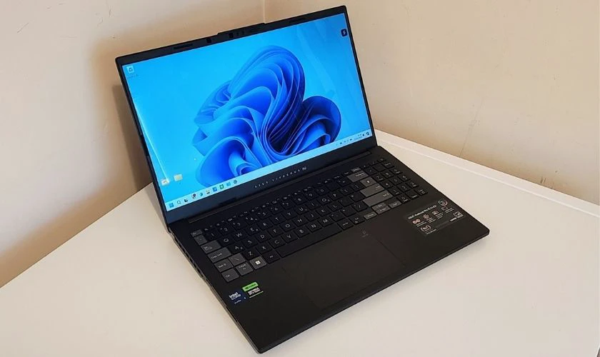 MSI Modern 15 F13MG với thiết kế thanh lịch, phù hợp cho sinh viên