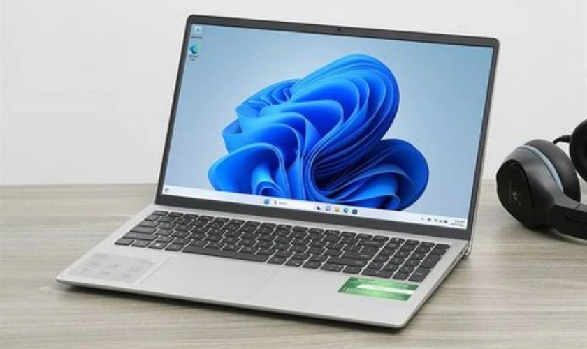 Dell Inspiron 15 3530 gây ấn tượng với thiết kế bền bỉ