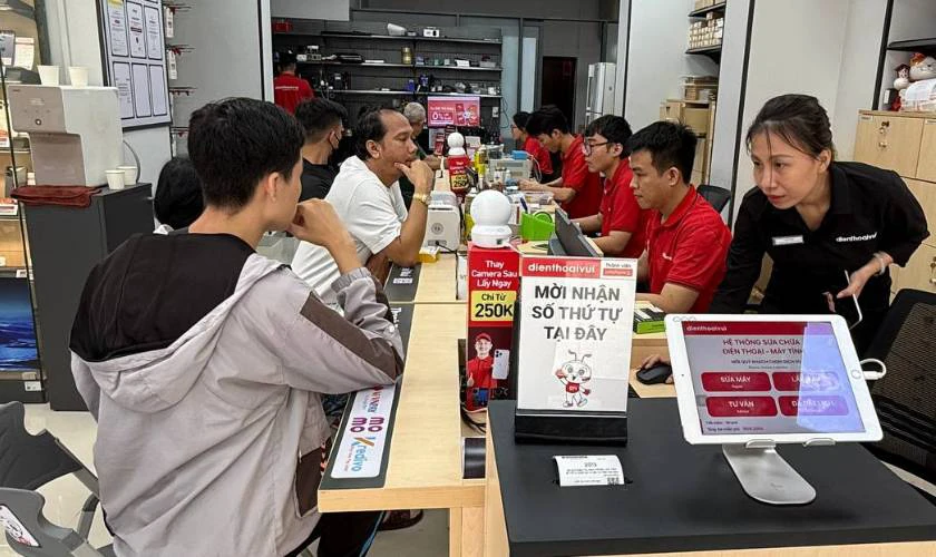 Địa chỉ mua laptop cho sinh vi&ecirc;n Marketing uy t&iacute;n