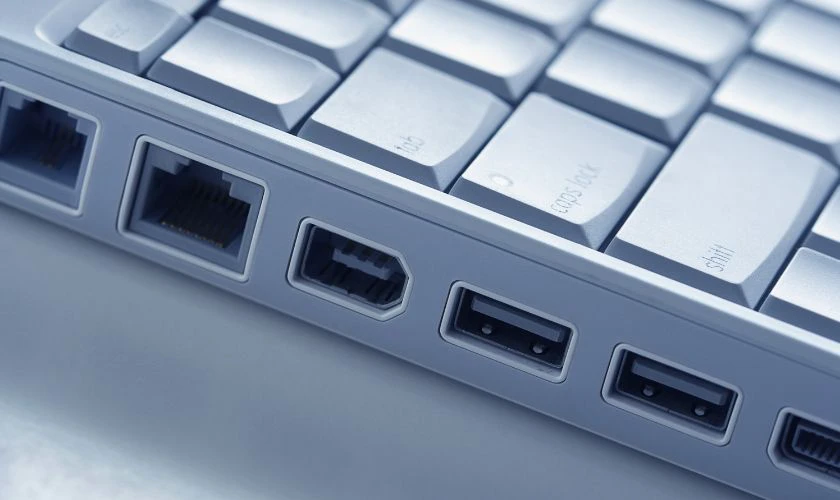 Hỗ trợ đầy đủ c&aacute;c cổng kết nối