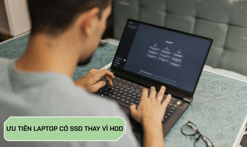 Lưu ý khi mua laptop cho sinh viên thương mại điện tử
