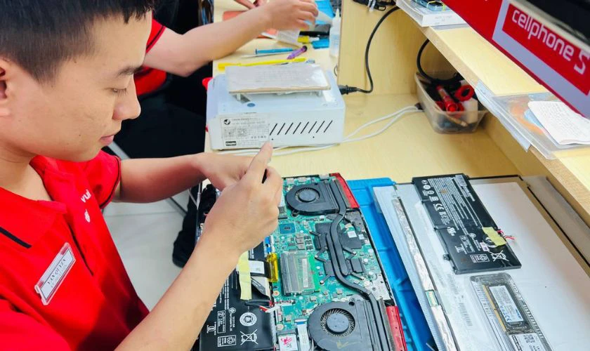 Thay pin laptop Dell ở đ&acirc;u uy t&iacute;n, gi&aacute; tốt