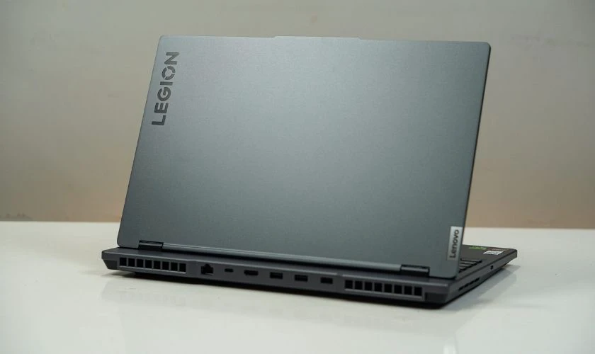 Lenovo Legion 5 nổi bật với chất lượng hoàn thiện cao