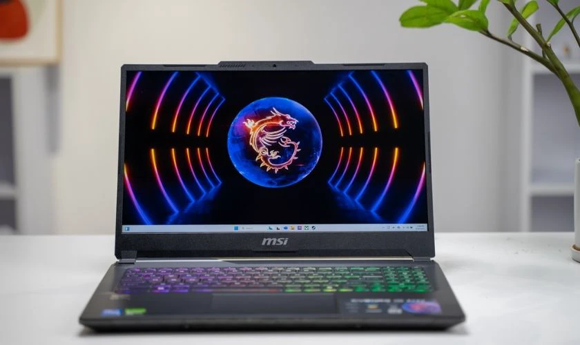 MSI Cyborg 15 nổi bật nhờ thiết kế bán trong suốt độc đáo