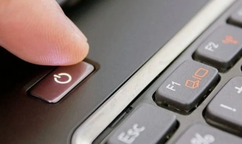 Khi nào cần mang laptop HP chớp đèn Capslock đi sửa