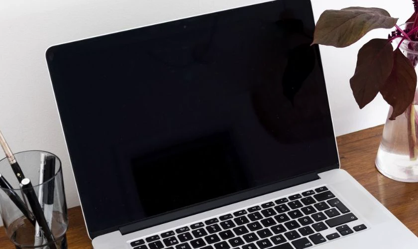 Biểu hiện nhận thấy laptop kh&ocirc;ng l&ecirc;n nguồn