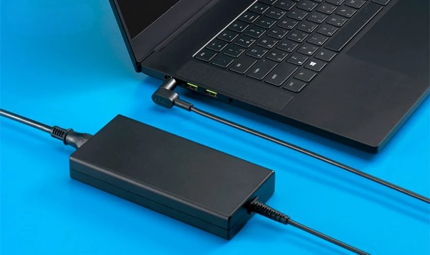 7 cách sửa laptop không lên nguồn đèn sạc sáng