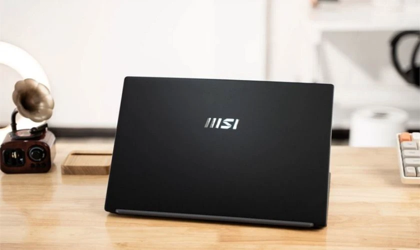 MSI Modern 15 B13M-297VN là mẫu laptop màn hình lớn để học tập