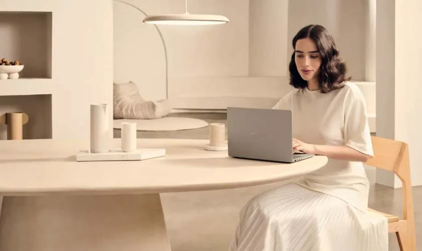 Laptop nhẹ nhất thế giới 2025 c&oacute; tốt kh&ocirc;ng