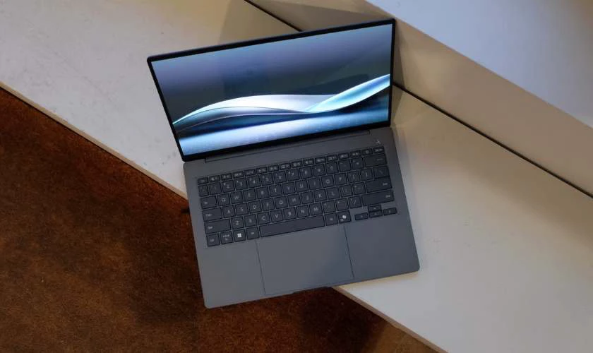 Laptop nhẹ nhất thế giới 2025