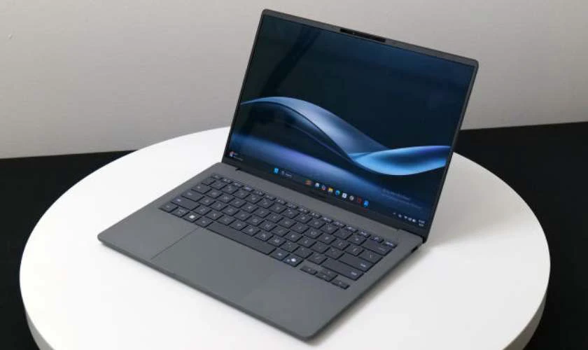 Laptop nhẹ nhất thế giới 2025 ph&ugrave; hợp với đối tượng n&agrave;o