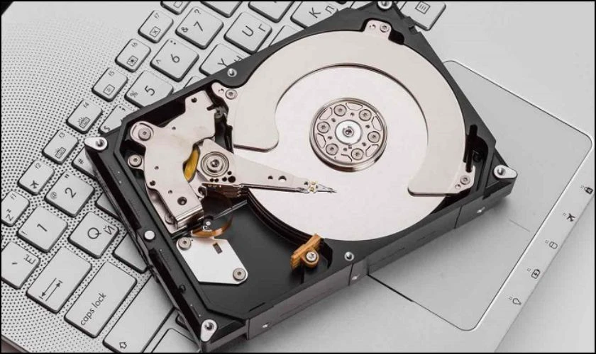 Tại sao phải lấy lại quyền truy cập ổ cứng trong Win 10?