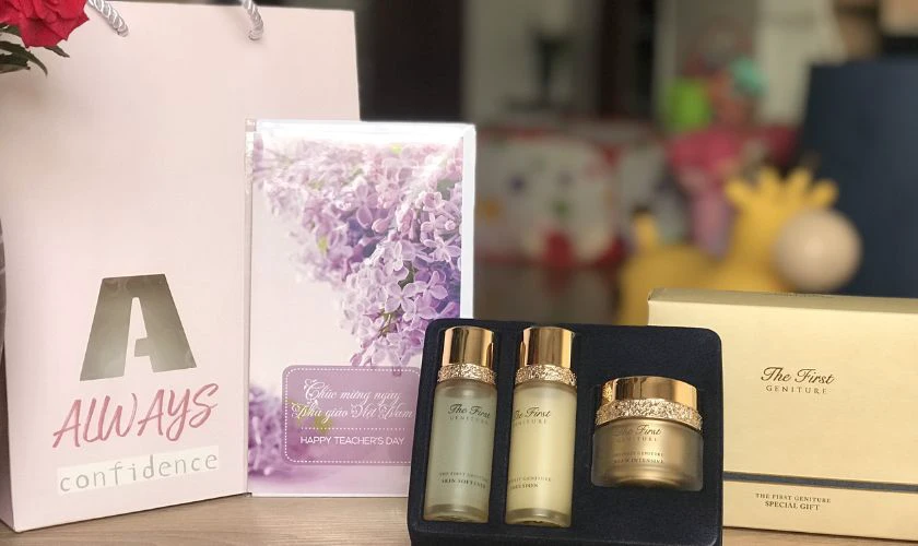 Lễ Vu Lan n&ecirc;n tặng cho mẹ mỹ phẩm