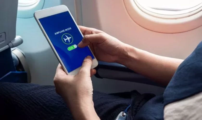 C&aacute;ch sử dụng tai nghe bluetooth khi l&ecirc;n m&aacute;y bay